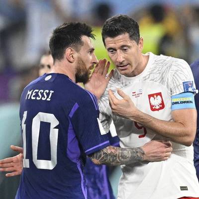 Nach dem Spiel zwischen Argentinien und Polen kommt es zu einem angeregten Gespräch zwischen Robert Lewandowski und Lionel Messi. Bei SPORT verrät der Pole Details.