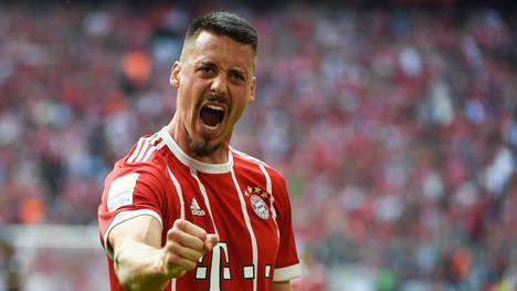 Er legte eine ungewöhnliche Bundesliga-Karriere hin, gewann mit dem DFB den Confed-Cup und polarisierte auf wie neben dem Platz immer wieder mit frechen Aktionen. Wie gut war eigentlich Sandro Wagner?