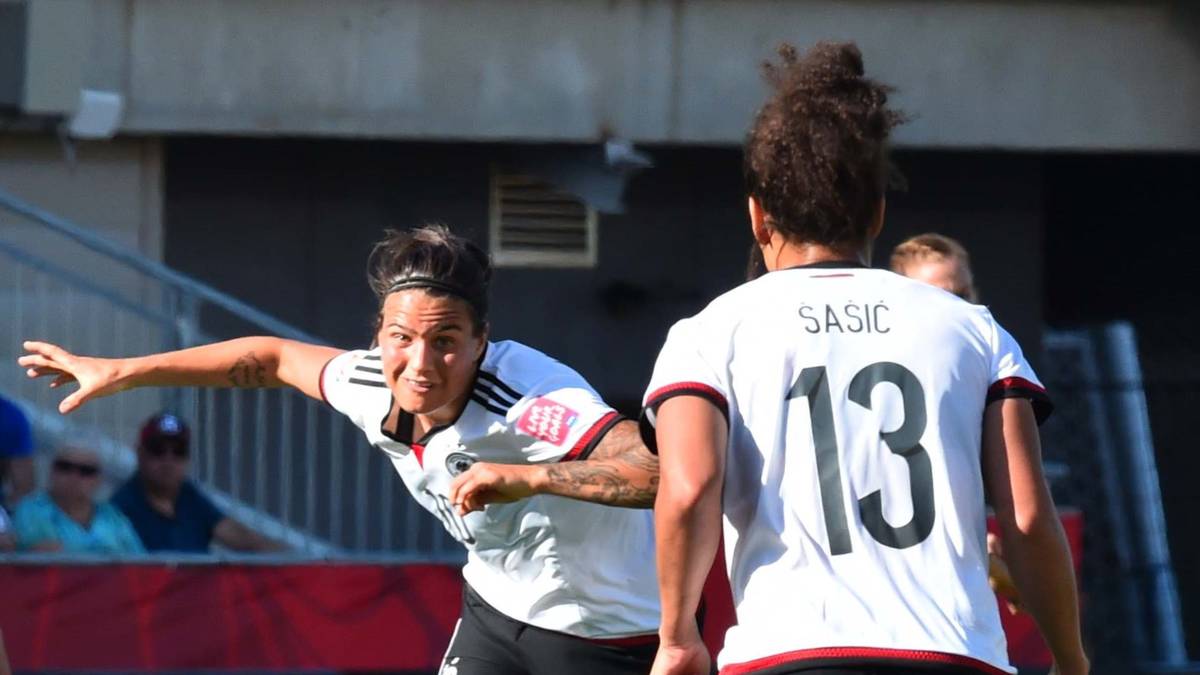 ... aber Dzsenifer Marozsan stellt den Drei-Tore-Vorsprung wieder her. Damit ziehen die Deutschen souverän ins WM-Viertelfinale ein