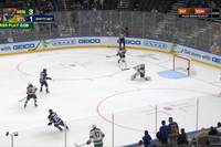 Erst zum 15. Mal in der langen Geschichte der NHL gelingt einem Torhüter ein eigener Treffer! Minnesota-Goalie Filip Gustavsson sorgt mit seinem Kunstschuss für Ekstase beim Reporter.