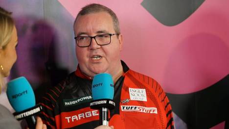 Stephen Bunting gibt nach seinem Sieg gegen Madars Razma im SPORT1-Interview Einblicke über seine Zukunft. Wird auch der Brite bald in der Premier League anzutreffen sein?