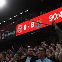Mit 0:8 ist Sheffield United am vergangenen Wochenende gegen Newcastle United untergegangen. Die meisten Sheffield-Fans sind fassungslos, doch eine Anhängerin bleibt erstaunlich gelassen - und ist nach der Partie in aller Munde.