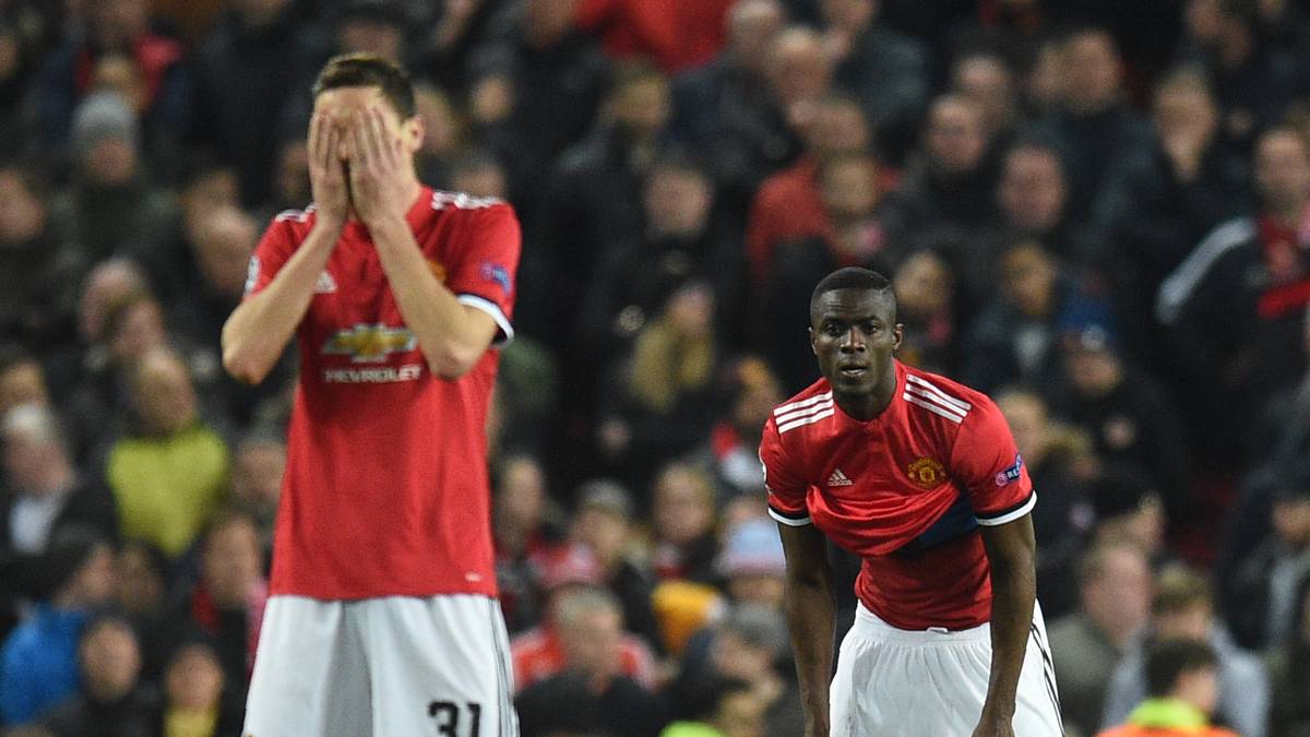 MANCHESTER EVENING NEWS: "Jose Mourinho bekommt mit United gegen Sevilla das, was er verdient hat. ManUnited ist nach einer desaströsen Niederlage gegen Sevilla in Old Trafford ausgeschieden. Einige Fans schossen sich auf Mourinho ein."