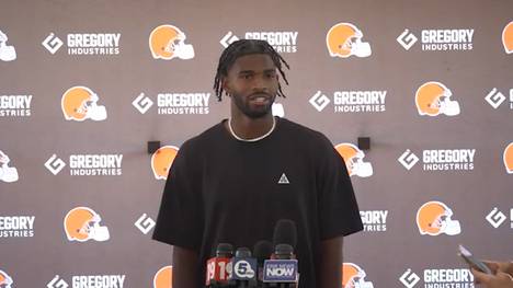 Rookie-Quarterback Shedeur Sanders will sich voll auf den Kampf um den Startplatz bei den Browns konzentrieren – selbst Vater und NFL-Legende Deion Sanders soll ihn vorerst nicht besuchen.