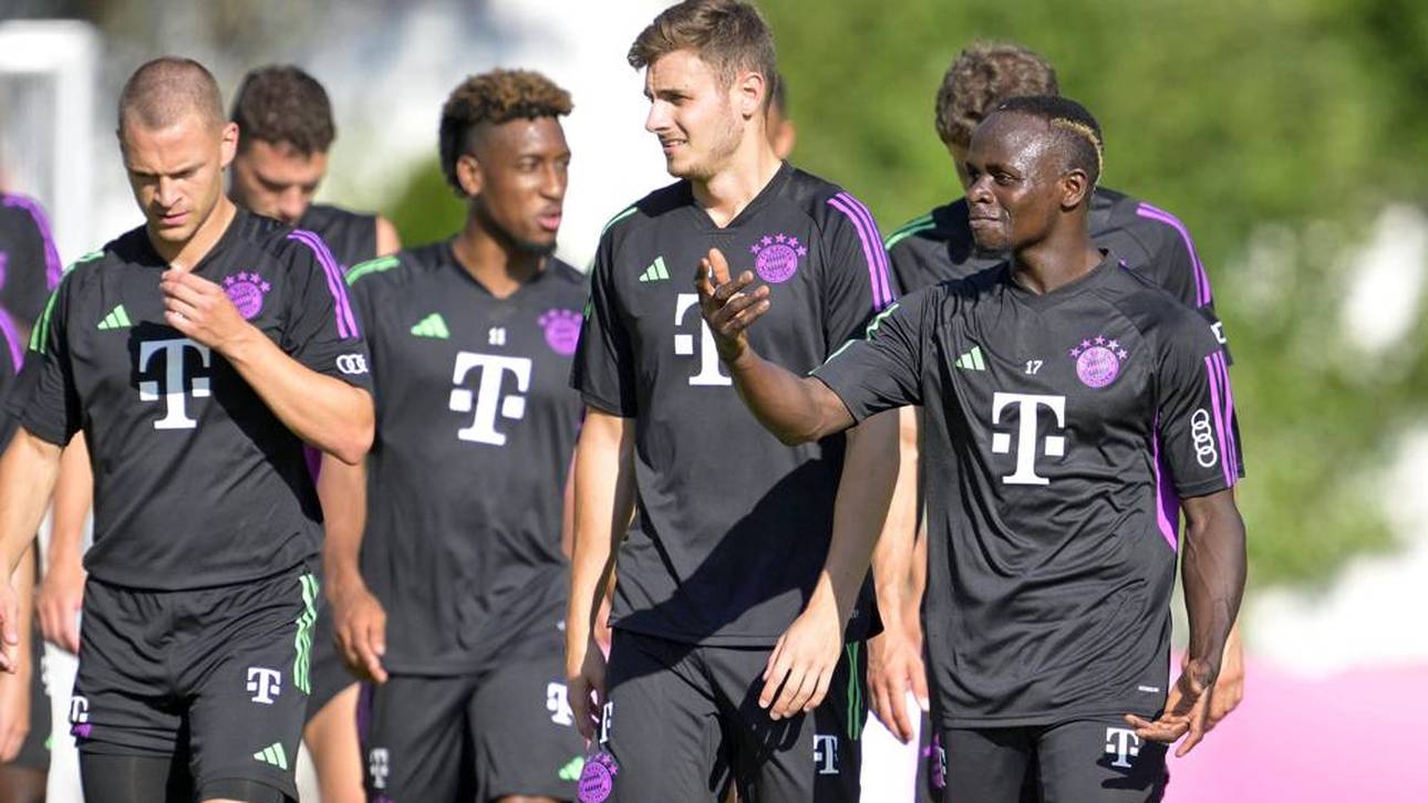 Mané verabschiedet sich von Teamkollegen