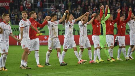 Fortuna Düsseldorf führt die Tabelle der 2. Bundesliga mit 30 Zählern an