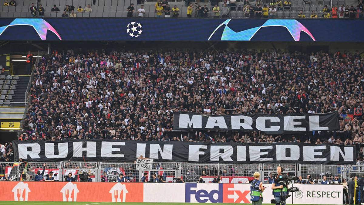Das Banner mit der Aufschrift 'Marcel - Ruhe in Frieden' war im Gäste-Fanblock zu sehen