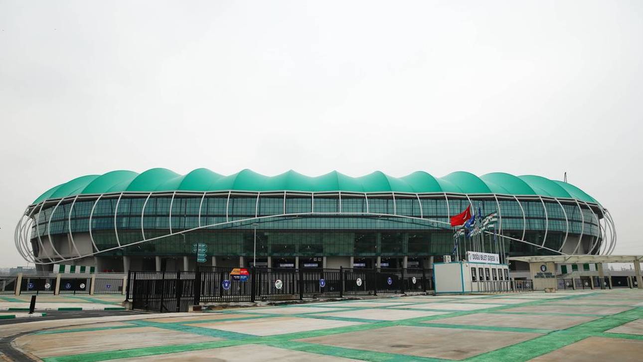 Die Fassade der Timsah Arena ist einem Krokodil nachempfunden