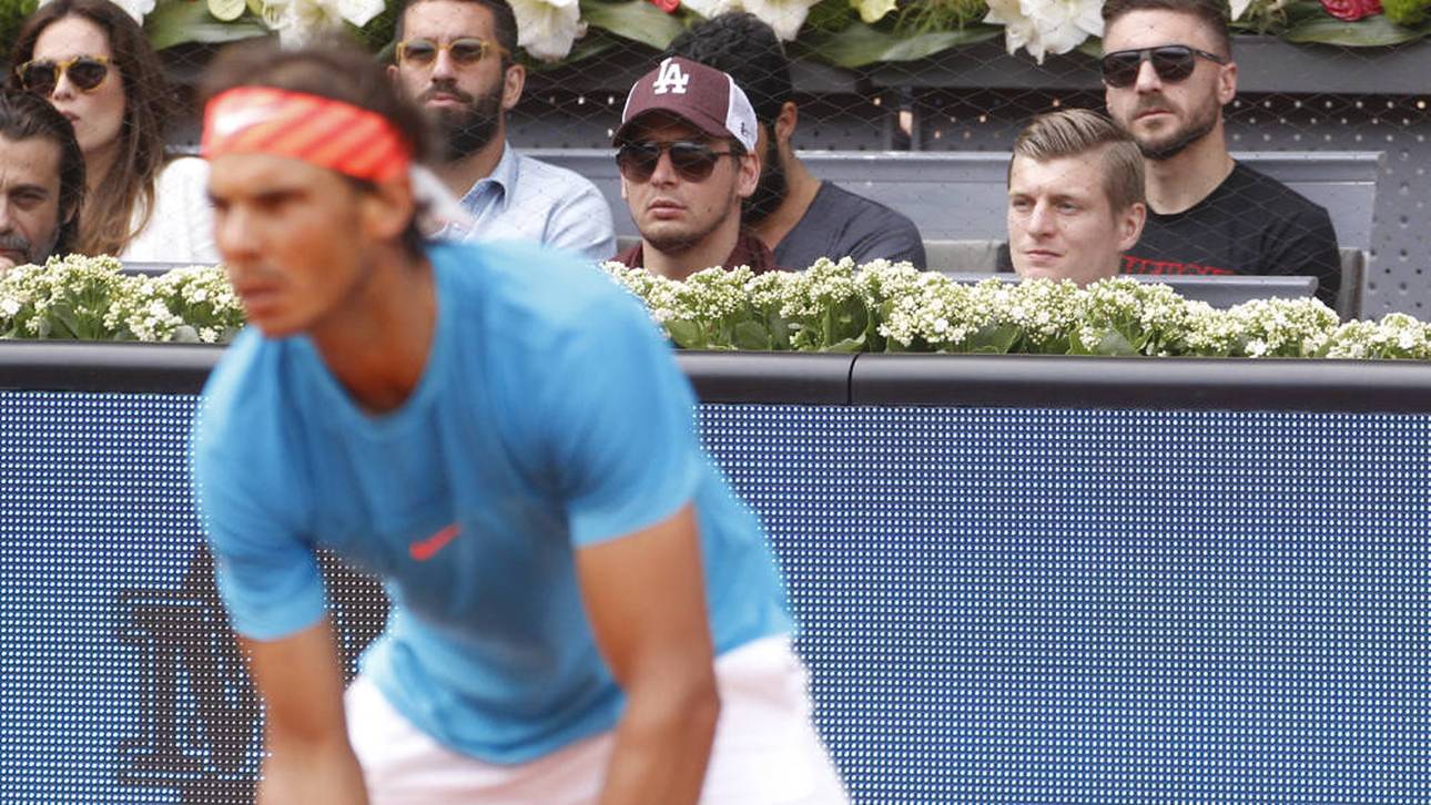 Kennen und schätzen sich: Toni Kroos (r.) und Tennis-Ikone Rafael Nadal