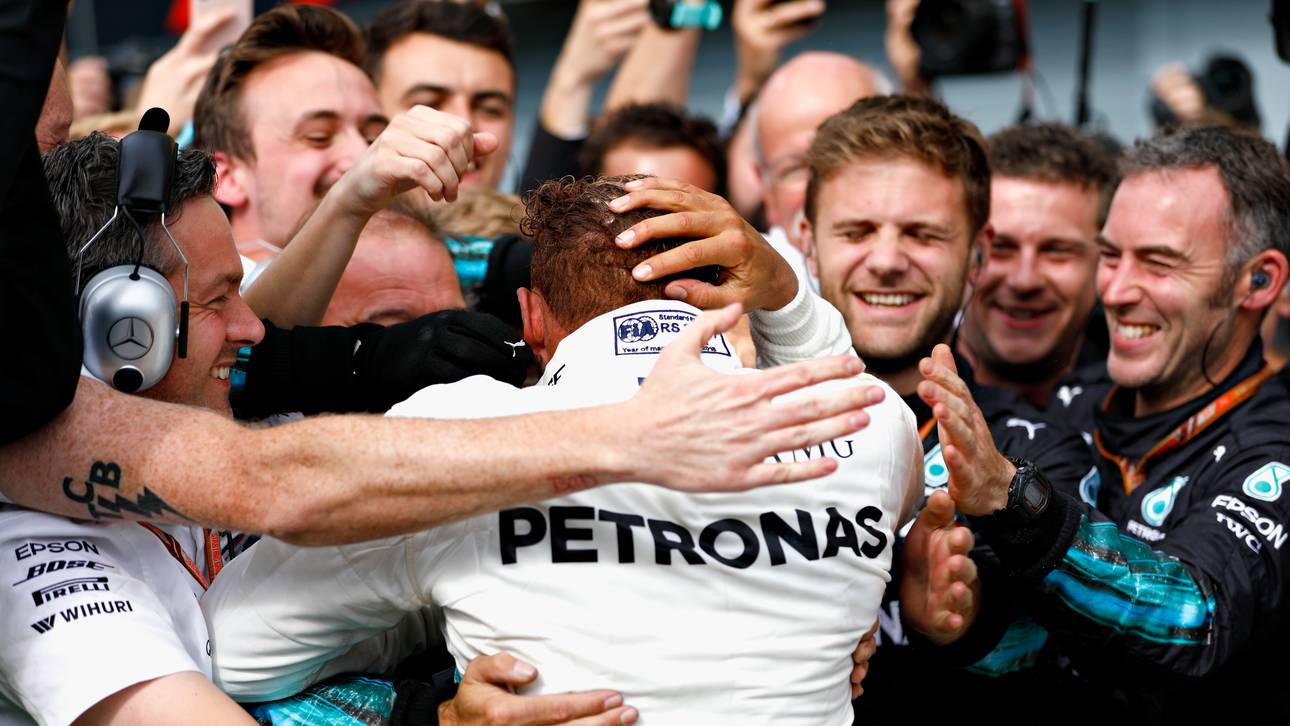 Hamilton zerstört Ferraris Party