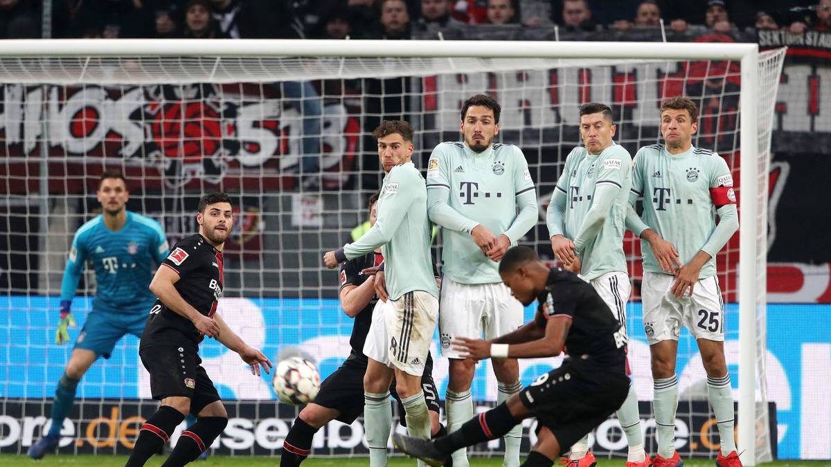 Die 1:0-Führung in Leverkusen war nach der Pause schnell dahin. Erst düpierte Leon Bailey den für den verletzten Manuel Neuer ins Bayern-Tor gerückten Sven Ulreich mit einem sehenswerten Freistoß (53.), dann traf Kevin Volland (63.) und drehte die Partie