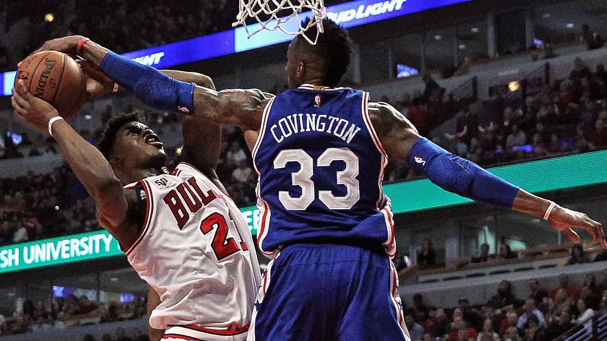 Für die Bulls um Jimmy Butler (l.) läuft es rund. Beim 115:96 gegen die Philadelphia 76ers mit Robert Covington geben sich die Bulls keine Blöße