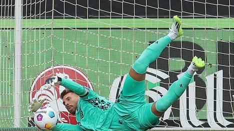 Spektakulär auf der Linie: Ron-Robert Zieler, Patrick Drewes und Marius Müller