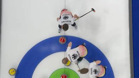 Im Kampf um den Halbfinal-Einzug verspielen die deutschen Curler eine deutliche Führung und unterliegen den bislang sieglosen Tschechen mit 7:9. 