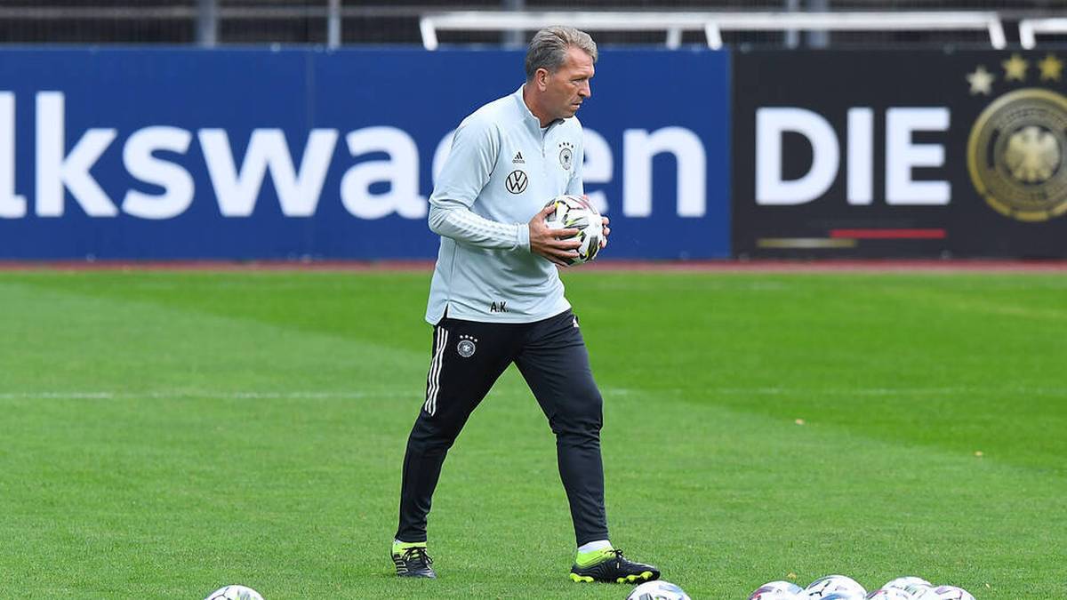 Arbeitet nach dem Karriereende 1998 drei Jahre lang beim Vermarkter Ufa und ist seit 2004 Torwarttrainer der Nationalmannschaft. Er hat dort einen Vertrag bis 2022 und wäre dann 18 Jahre im Amt.