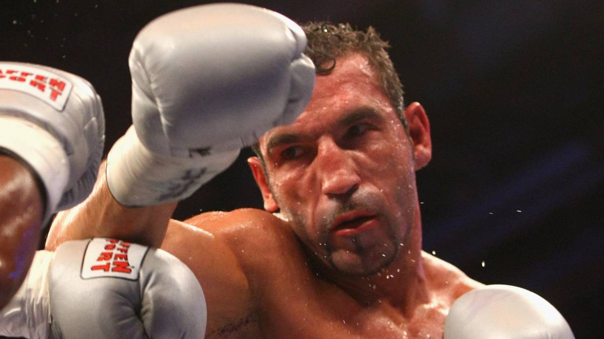 2007: FIRAT ARSLAN (WBA-Cruisergewicht) - erst mit 18 kommt Arslan zum Boxen. Acht Jahre lang trainiert der gebürtige Türke ohne Trainer, zehn Jahre lang hat er kein eigenes Management. Dennoch wird er 2007 nach einem Sieg gegen Titelverteidiger Virgil Hill zum Weltmeister gekürt