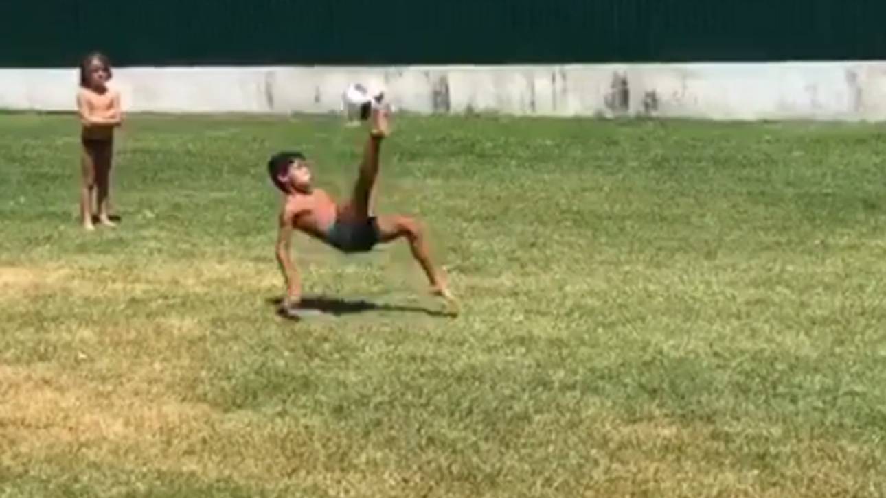 Ronaldos Sohn versenkt Fallrückzieher