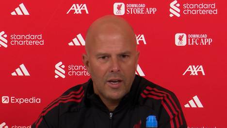 Liverpool-Trainer Arne Slot nimmt Stürmer Hugo Ekitiké nach dessen Gelb-Roten Karte in Schutz und lobt ihn in den höchsten Tönen.