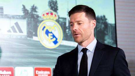 Real Madrid greift mit Trainer Xabi Alonso und Top-Stürmer Kylian Mbappé nach dem Klub-WM-Titel. Kann der bisherige Leverkusen-Trainer die Königlichen nach einer bislang titellosen Saison zum Sieg führen?