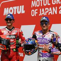 Der Titelkampf in der Motorrad-Königsklasse spitzt sich weiter zu. Jorge Martin setzt MotoGP-Weltmeister Bagnaia unter Druck, holt die Pole für den Japan-Grand-Prix. Schlecht läuft es für Honda-Ersatzmann Stefan Bradl.