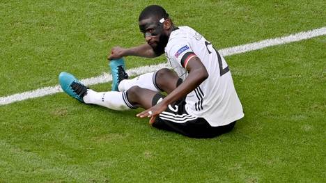 Harte Kritik an Antonio Rüdiger! Frankreich-Legende Patrick Vieira hat sich mit deutlichen Worten zum DFB-Verteidiger geäußert - und kaum ein gutes Haar an ihm gelassen.