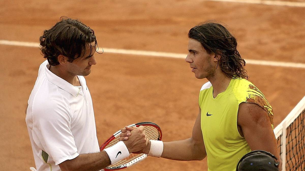 Beim Stand von 6:5 bei Nadals Aufschlag vergibt der Weltranglistenerste Federer zwei Matchbälle. Es geht in den Tie-Break, in dem Federer 5:3 führt - doch Nadal gewinnt die nächsten vier Punkte und damit das Turnier. Das Spiel dauert 5:05 Stunden - es ist das bisher längste Duell 