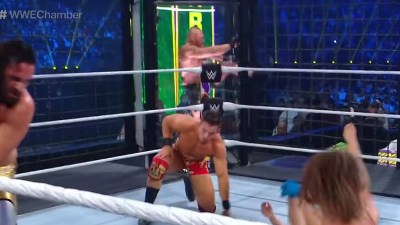 WWE No Escape 2022: Brock Lesnar tritt Glaszelle kaputt!