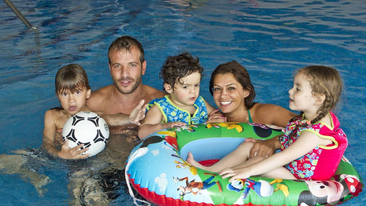 Mit deren Kindern aus der Ehe mit Khalid versteht sich van der Vaart gut