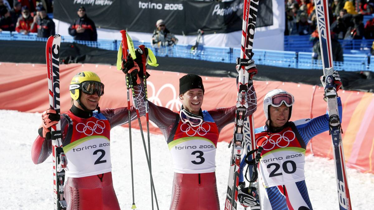 Doch nicht nur im Weltcup feierte der Pitztaler Raich (Mitte) große Erfolge, auch bei Großereignissen konnte sich Österreich auf seinen Benni verlassen. Bei Weltmeisterschaften gewann er insgesamt zehn Medaillen (dreimal Gold: zweimal 2005 in Bormio und 2007 in Are). Unsterblich machte sich Raich 2006 bei den Olympischen Spielen in Turin als er im Riesenslalom (Bild) und im Slalom Gold holte - vier Jahre zuvor in Salt Lake City hatte er in beiden Disziplin Bronze eingefahren