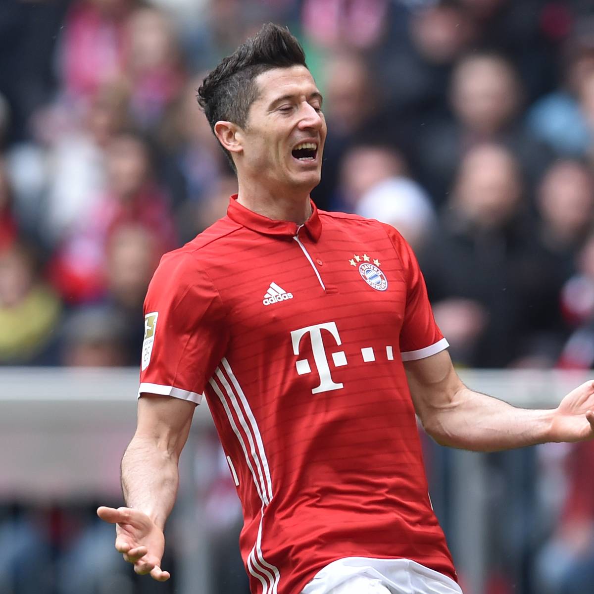 Fc Bayern Robert Lewandowski Hadert Mit Verletzung Gegen Bvb