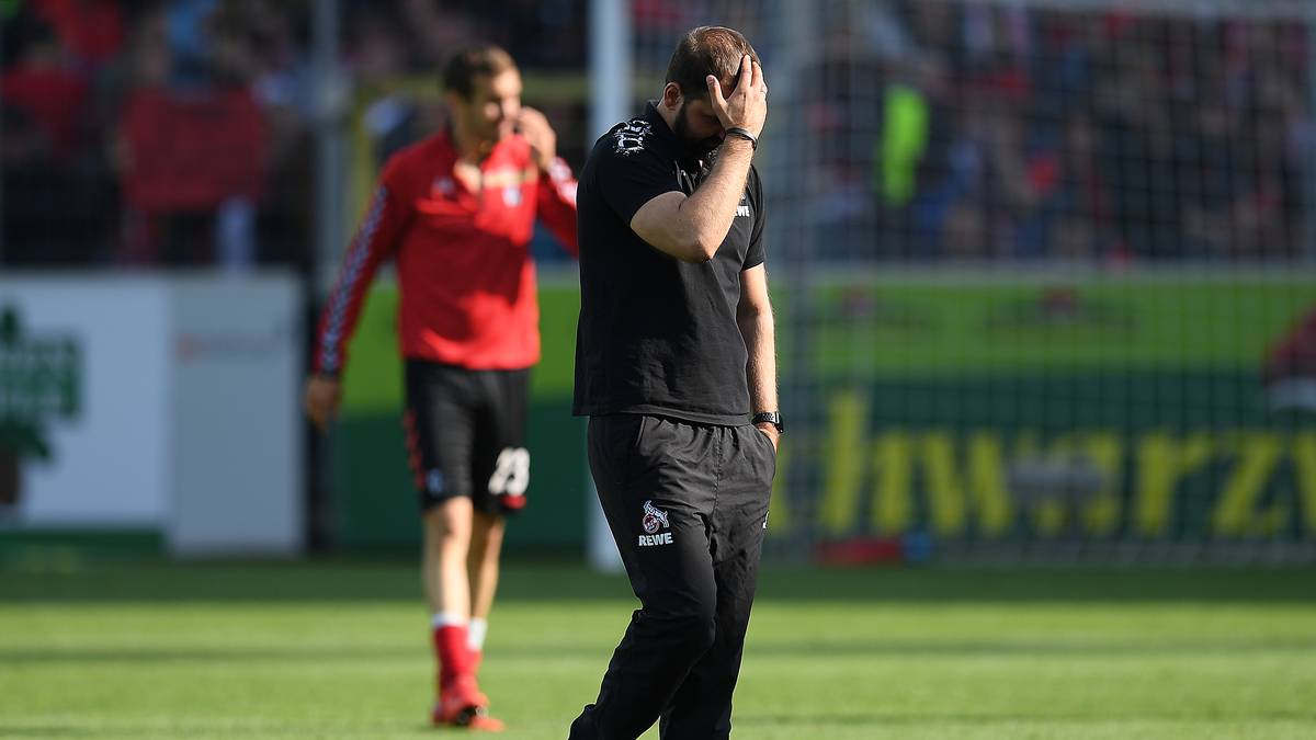 Auch Trainer Stefan Ruthenbeck kann seine Tränen nicht zurückhalten