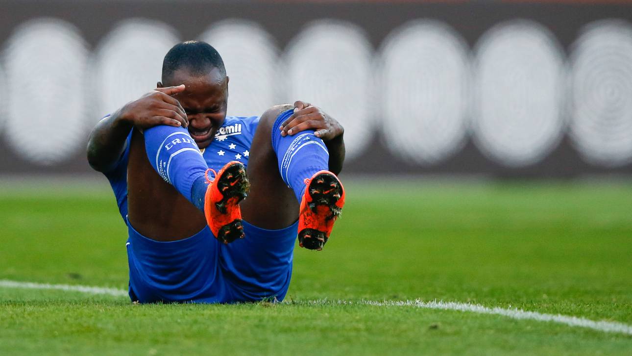 Irrer Tausch: Trikot gegen Benzin