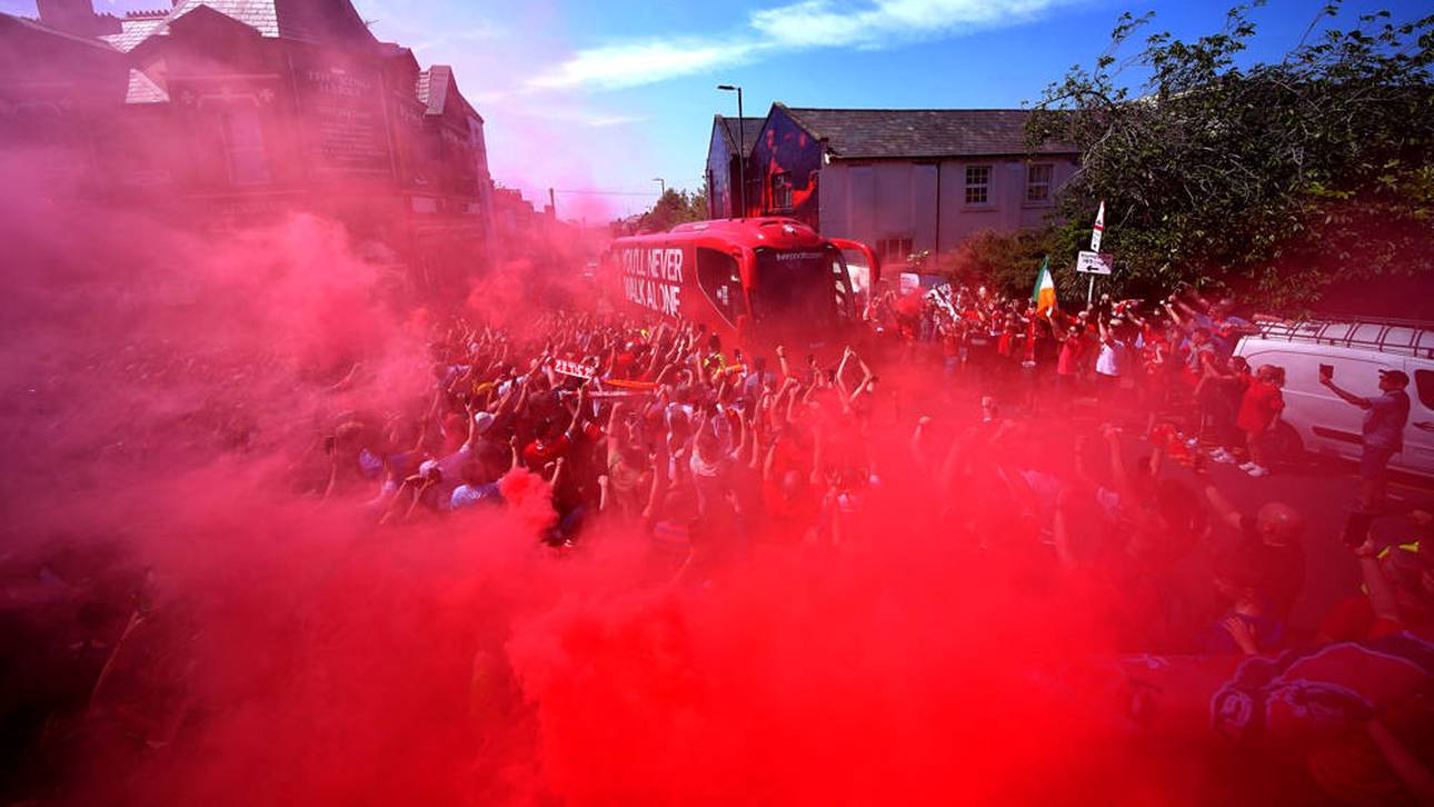 So wurde der Bus von Liverpool beim letzten Spiel von Jürgen Klopp empfangen