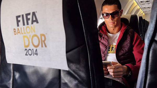 Doch die Konkurrenz schläft nicht. Auch Cristiano Ronaldo sitzt bereits im Flieger nach Zürich. Der Portugiese gilt als Favorit auf die begehrte Trophäe (Copyright: twitter.com/cristiano)