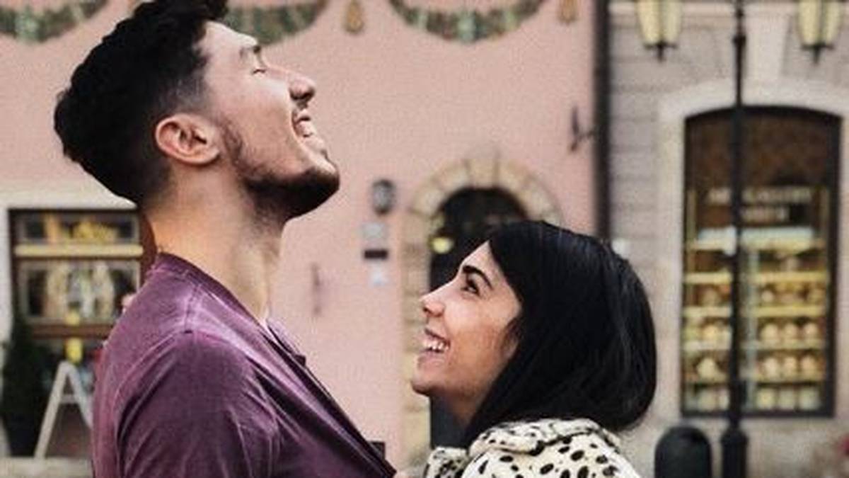 Irene Portillo himmelt Alex Duschebajew an. Der Rückraumspieler steht im Kader der spanischen Nationalmannschaft und wurde 2018 Europameister