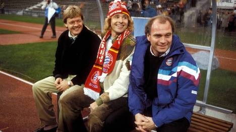 Showmaster Thomas Gottschalk (M.) konnte Bayern-Manager Uli Hoeneß und Coach Sören Lerby 1991 nur kurz aufheitern
