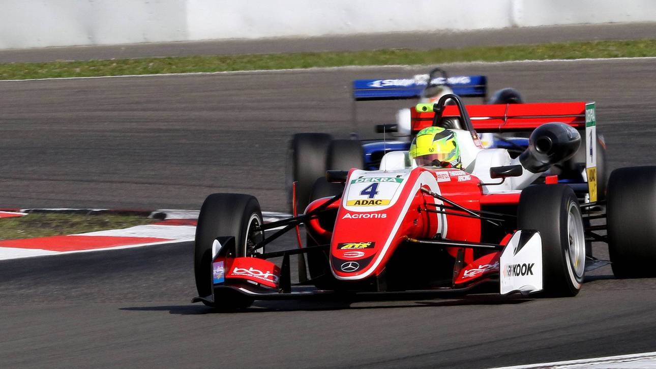 Schumacher feiert Dreifachsieg