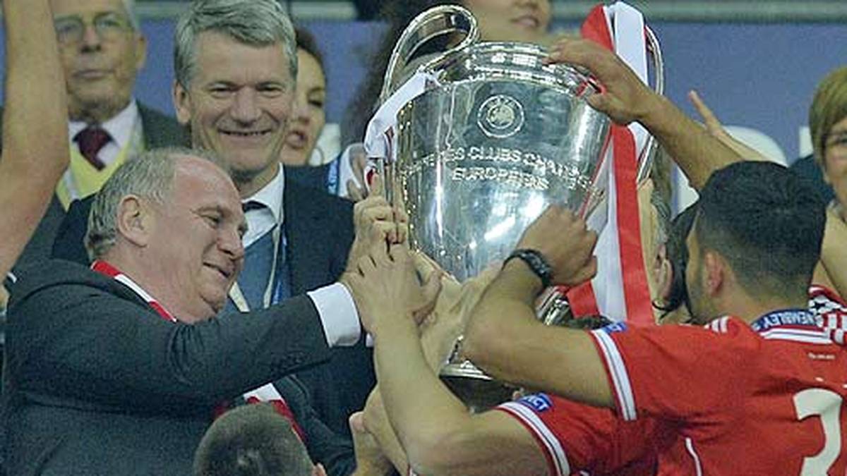 Trotz der privaten Probleme feiert Hoeneß noch einen großen sportlichen Triumph: Die Bayern gewinnen erstmals in Hoeneß' Präsidentschaft die Champions League nach einem 2:1-Sieg gegen Liga-Rivale Dortmund. Eine Woche später folgt gleich der nächste Triumph für den Deutschen Meister