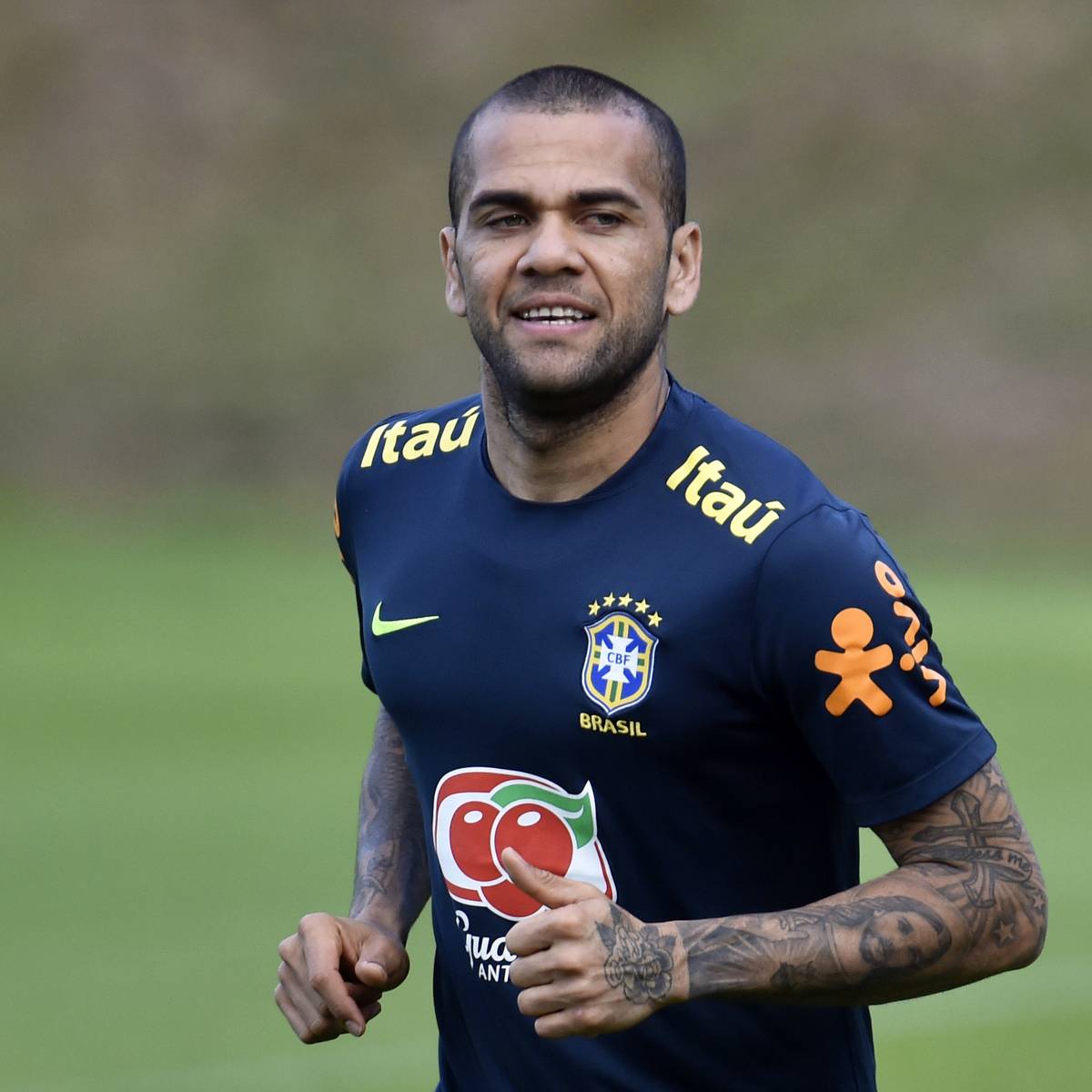 Dani Alves Wechselt Zu Fc Sao Paulo Nach Brasilien Und Unterschreibt Vertrag Bis 2022