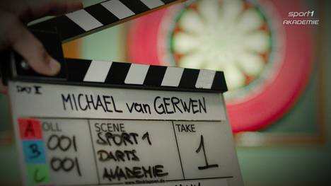Ein Blick hinter die Kulissen der SPORT1-Darts Akademie mit Michael van Gerwen - MVG erzählt von den Dreharbeiten und kann sich eine Spitze gegen die anderen Profis nicht verkneifen.