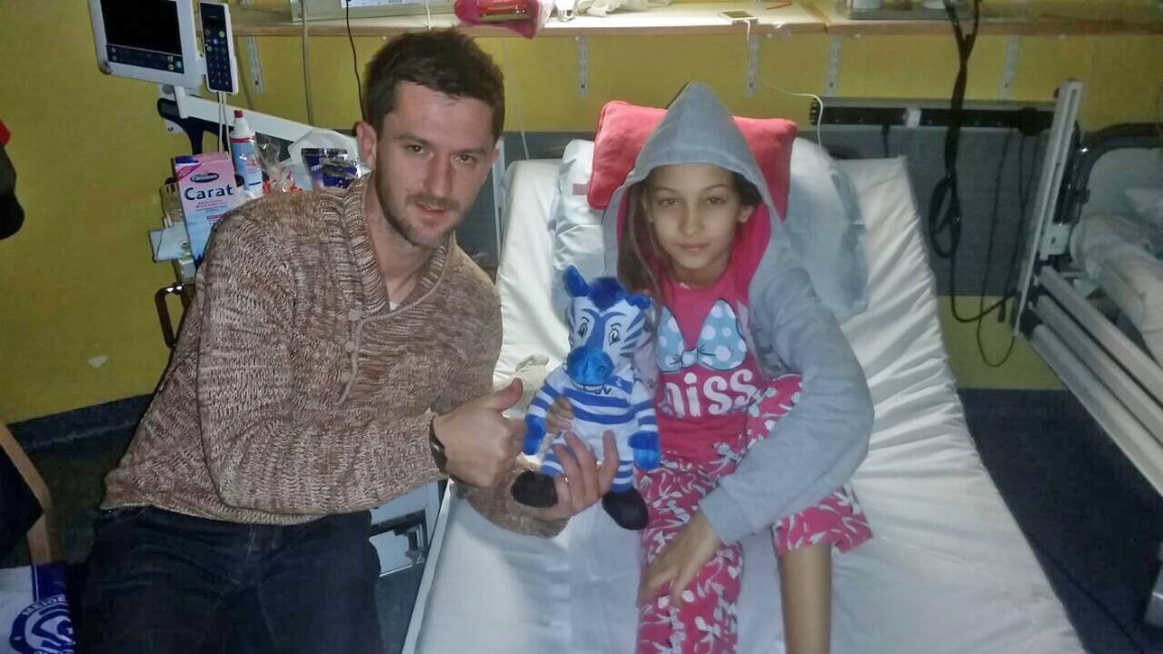 Bajic hilft krebskrankem Mädchen