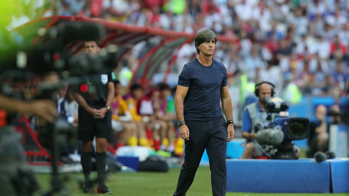 Das Gruppenfinale gegen Südkorea wurde für Löw zum Fiasko: Nach einem blamablen Auftritt unterliegt das DFB-Team Südkorea 0:2. Löw ließ danach seine Zukunft trotz Vertrags bis 2022 offen. "Ich muss die Verantwortung dafür übernehmen", sagte er