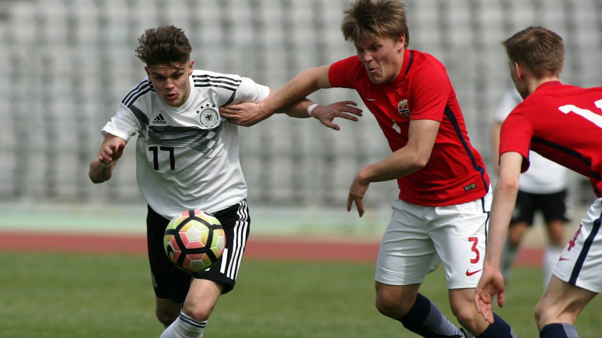 OLIVER BATISTA MEIER: Der Deutsch-Brasilianer stammt aus der Jugend des 1. FC Kaiserslautern, spielt aber seit 2016 für den Nachwuchs des FC Bayern. Wurde dort wegen seiner Torgefahr (16 Treffer in elf Spielen) bereits vorzeitig in die A-Jugend befördert