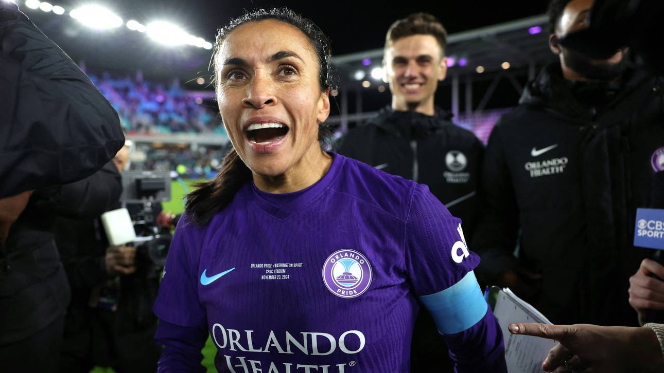 Neuer Deal mit 38: Marta macht weiter