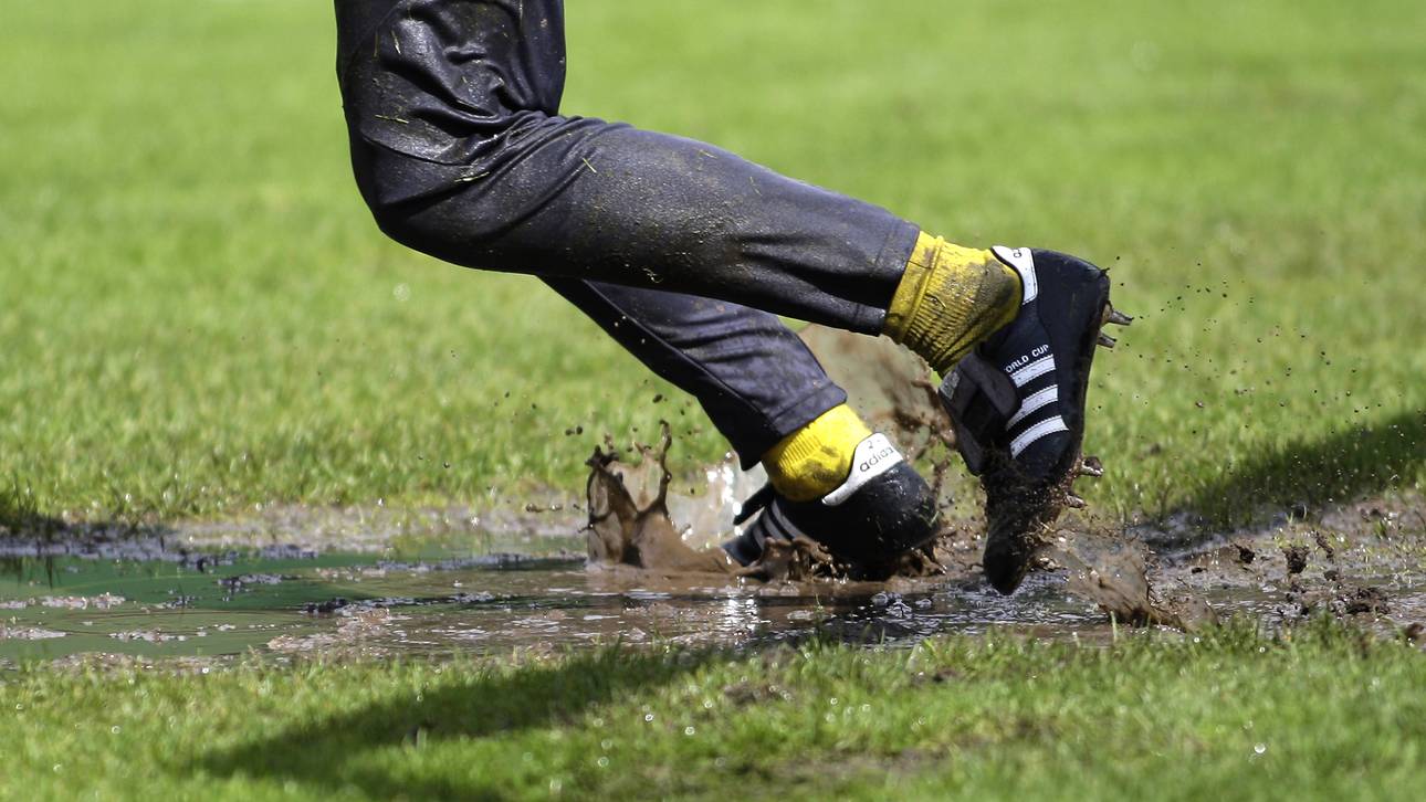 Oberliga-Coach würgt Spieler