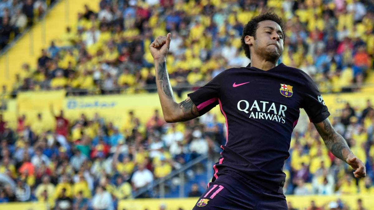 PLATZ 1 - NEYMAR, 222 MILLIONEN EURO ABLÖSE: Der Transfer-Irrsinn hat einen Namen: Neymar. Der brasilianische Superstar stößt bei der Ablösesumme in neue Dimensionen vor. Für mehr als das Doppelte von Pogbas Preis wechselt er vom FC Barcelona zu Paris Saint-Germain