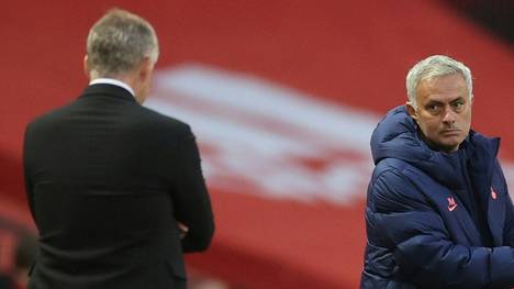 Mourinho (r.) attackiert Trainerkollege Solskjaer