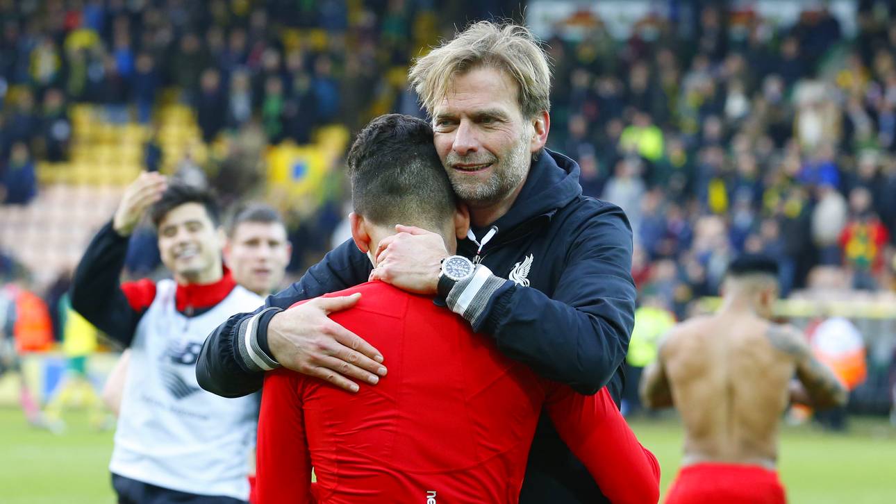 Klopp Glücksbringer bei Helm-Zeremonie