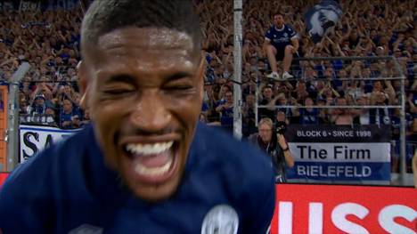Als Drittligist stürmte Arminia Bielefeld in der vergangenen Saison ins Pokalfinale, jetzt gibt's die nächste Sensation auf der Alm - und erneut erwischt es Bundesligist Werder Bremen. Eine Rote Karte wird zum Knackpunkt der Partie.