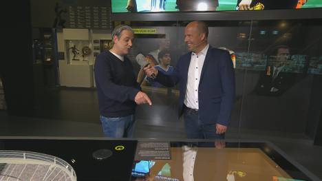 Der legendäre Elfmeterpunkt des WM-Finals 1990 oder Lothar Matthäus' Weltmeisterschuhe: Manuel Neukirchner, Direktor des Deutschen Fußballmuseums in Dortmund, erzählt im Fantalk spannende Anekdoten.
